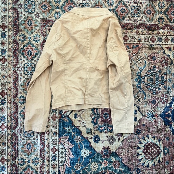 Signature by Levi Strauss tan lightweight slightly cropped cargo Jacket, size M - Picture 4 of 4